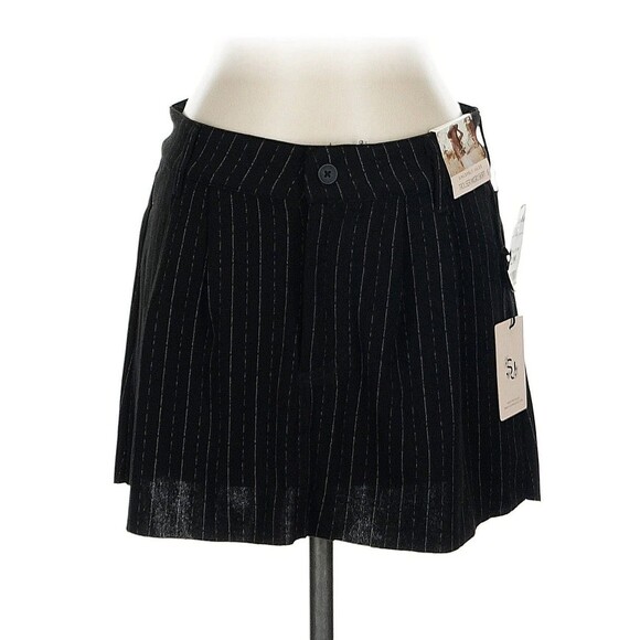 Sincerely Jules Black Pinstripe Mini Skirt‎ Size Small NWT - Picture 1 of 5